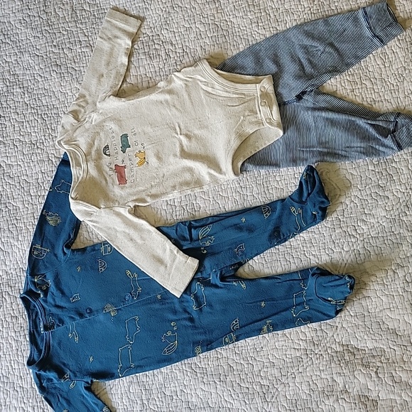 Carters Three Piece Set - Picture 1 of 3